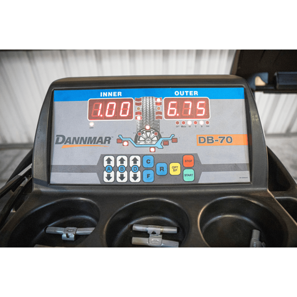 DANNMAR DB-70 Automatic Wheel Balancer - Image 2