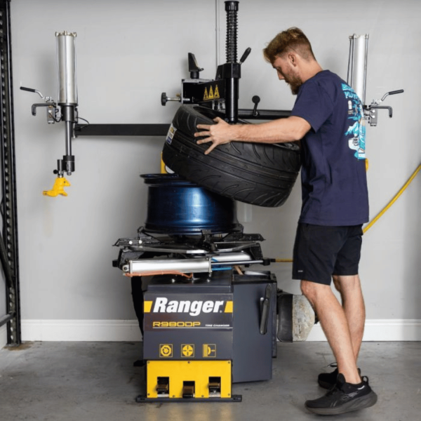 Ranger R980DP-L Tire Changer / Swing Arm / Dual-Tower Assist / 30" Capacity - Image 2