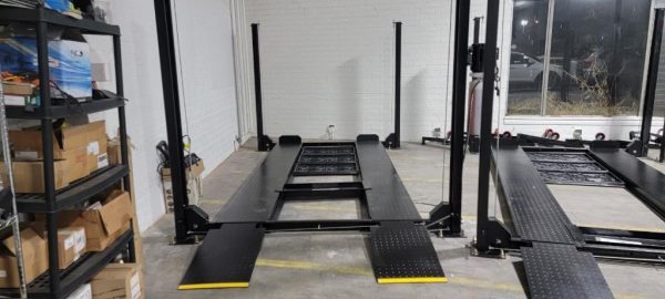 Valor VP8K-DX 8,000 lb 4 Post Deluxe Storage Lift - Image 2