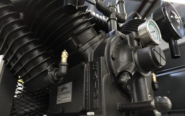 BendPak VMP-7580V V-Max Patriot Air Compressor - 7.5 HP, 3 PH - 80 Gallon Vertical Tank - Made in USA - Image 4